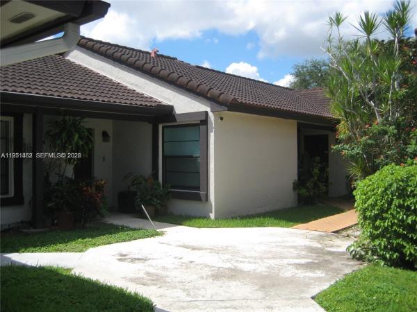 4850 SW 149th Ct #15F, Unincorporated Dade County, Florida 33185, image 1