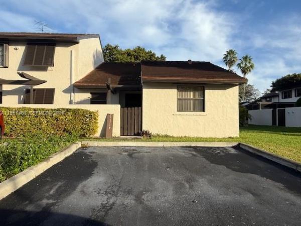 Unincorporated Dade County, Florida 33186, image 1