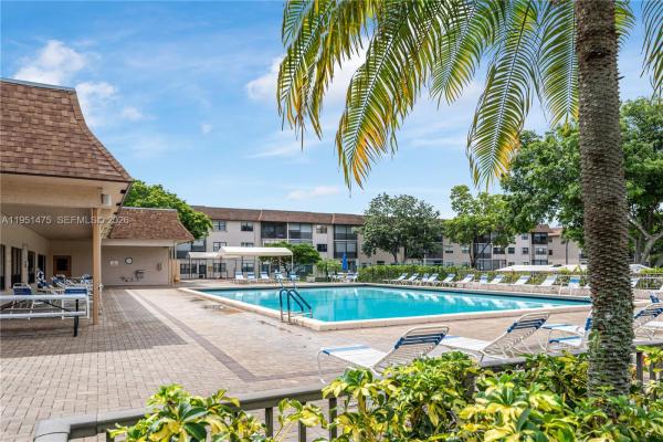 Lakes Of Carriage Hills, 4960 E Sabal Palm Blvd #301, Tamarac, Florida 33319, image 1