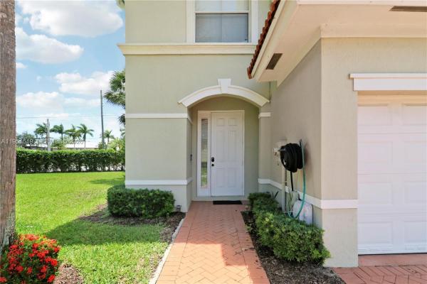 Seminole Gardens At Woodbine, 6047 Seminole Gardens Cir, Riviera Beach, Florida 33418, image 2