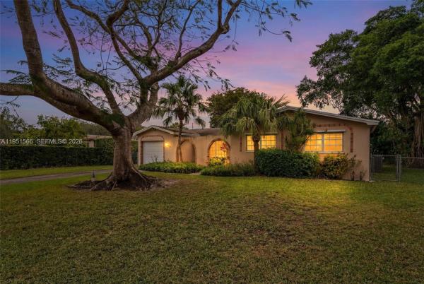 Kendale South, 9925 SW 97th Pl, Kendall, Florida 33176, image 3