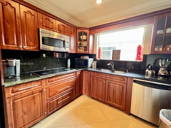 Breezyway Manor, 3105 SW 13th St, Fort Lauderdale, Florida 33312, image 2