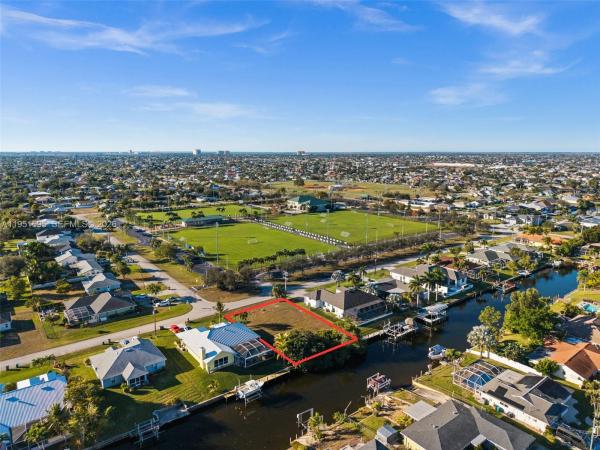 Cape Coral, 241 SW 40th St, Cape Coral, Florida 33914, image 2