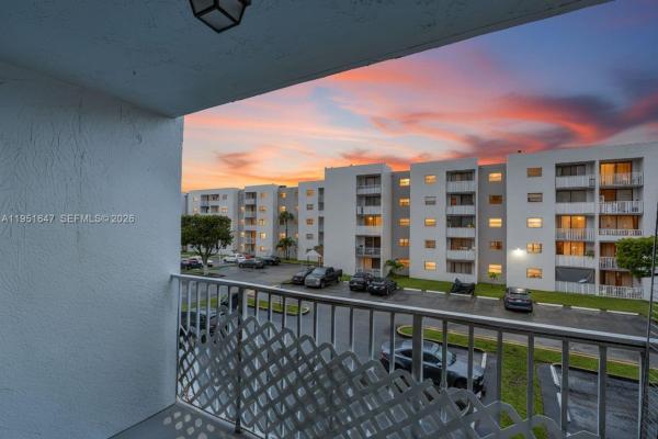 Fontainebleau Gardens, 8145 NW 7th St #315, Fountainebleau, Florida 33126, image 1
