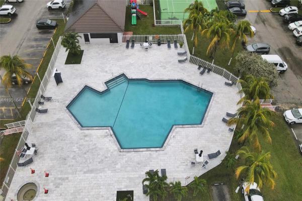 Fontainebleau Gardens, 8145 NW 7th St #315, Fountainebleau, Florida 33126, image 2
