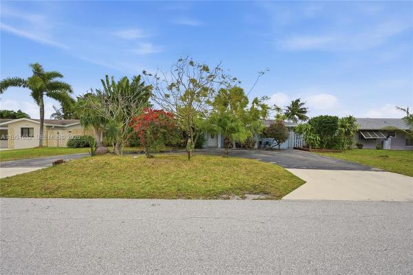 Pine Ridge, 424 SW 7th Ave, Boynton Beach, Florida 33435, image 3