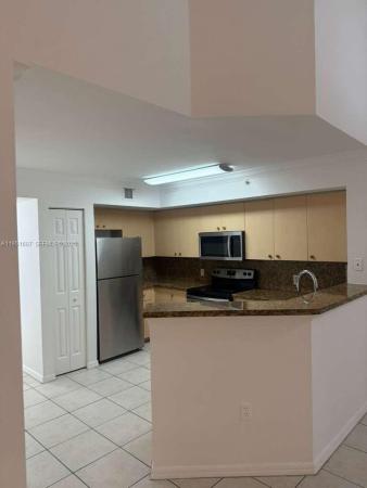 Emerald Isle At Laguna Lakes, 4211 San Marino Blvd #301, West Palm Beach, Florida 33409, image 2