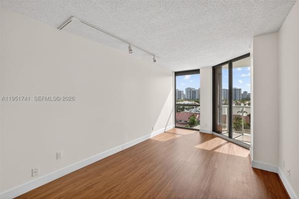 Harborside At The Waterways, 3640 Yacht Club Dr #708, Aventura, Florida 33180, image 2
