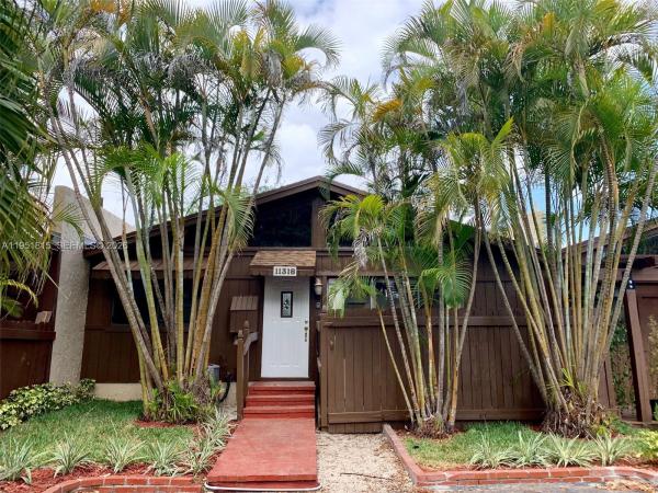 Pinetree Village, 11318 SW 114th Circle Ter, Kendall, Florida 33176, image 1