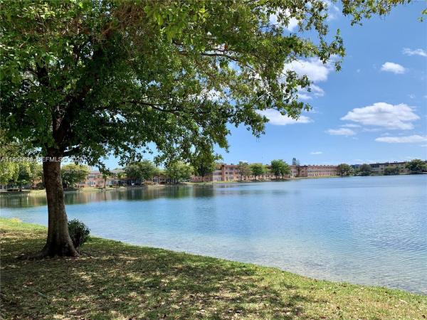 270 NE 191st St #105, Unincorporated Dade County, Florida 33179, image 2