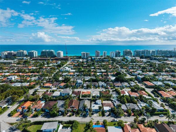 Altos Del Mar, 9248 Dickens Ave, Surfside, Florida 33154, image 2