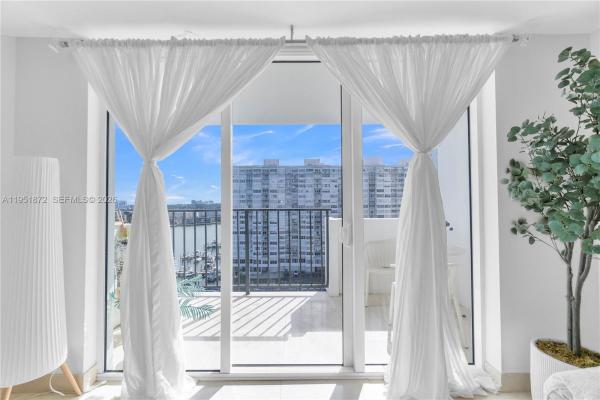 Commodore Plaza Century, 2780 NE 183rd St #1414, Aventura, Florida 33160, image 2