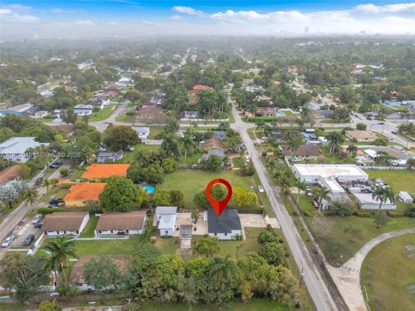 Biscayne Palms, 75 NW 160th St, North Miami Beach, Florida 33169, image 3