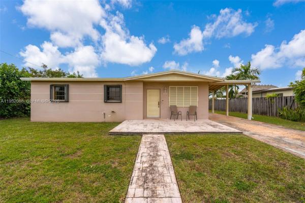 4332 SW 98th Ave, Unincorporated Dade County, Florida 33165, image 1