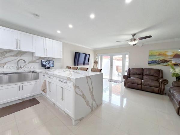 Tamiami Lakes, 1300 SW 136th Pl, Tamiami, Florida 33184, image 2