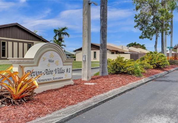 Devon Aire Villas, 11117 SW 122nd Ct, The Crossings, Florida 33186, image 2
