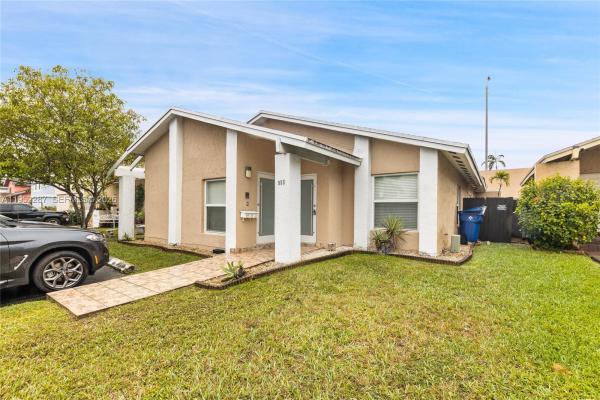 Unincorporated Dade County, Florida 33172, image 1