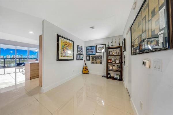 The Harbour South Tower, 16385 Biscayne Blvd #3217, North Miami Beach, Florida 33160, image 1