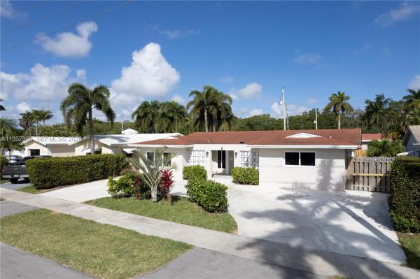 Country Club Homes, 1245 Garfield St, Hollywood, Florida 33019, image 1