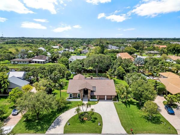 Laurel Oaks, 11850 Oakleaf Dr, Davie, Florida 33330, image 3