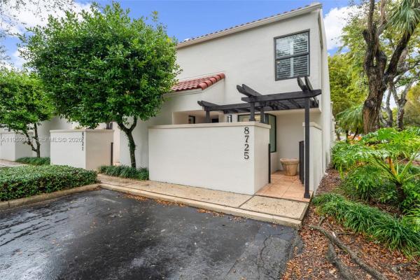 Dadeland Walk, 8725 SW 81st Ct, Kendall, Florida 33143, image 3