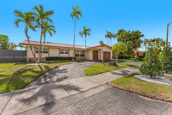 Tamiami Lakes, 13210 SW 21st St, Tamiami, Florida 33175, image 2