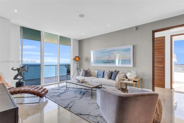 La Perla, 16699 Collins Ave #4202, Sunny Isles Beach, Florida 33160, image 2