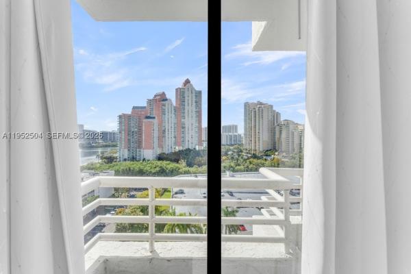 Parc Central Aventura East, 3300 NE 192nd St #1414, Aventura, Florida 33180, image 2