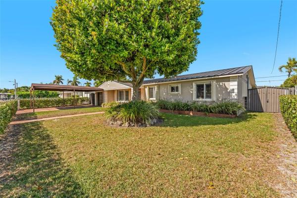Darlington Manor, 9567 SW 59th Ter, Sunset, Florida 33173, image 2