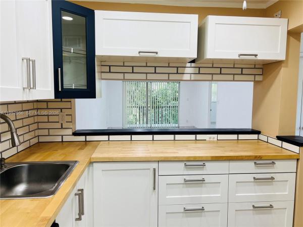 Versailles Gardens, 8000 Fairview Dr #310, Tamarac, Florida 33321, image 1