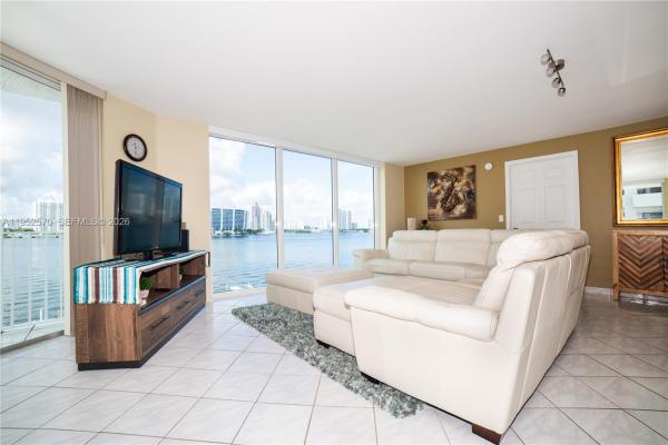 Le Montcalm, 18000 N Bay Rd #404, Sunny Isles Beach, Florida 33160, image 3