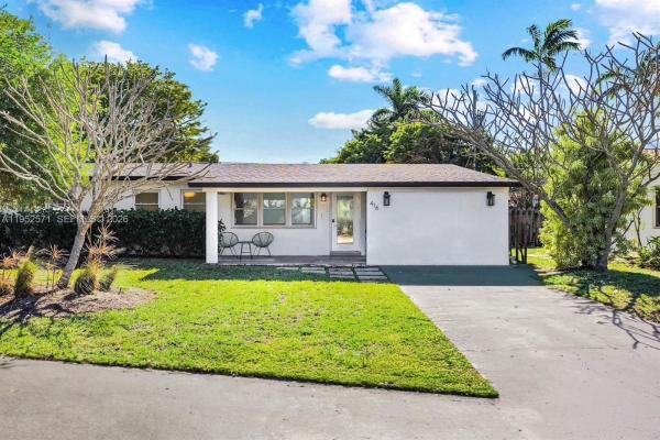 Tropical Manors, 416 NE 29th St, Wilton Manors, Florida 33334, image 2