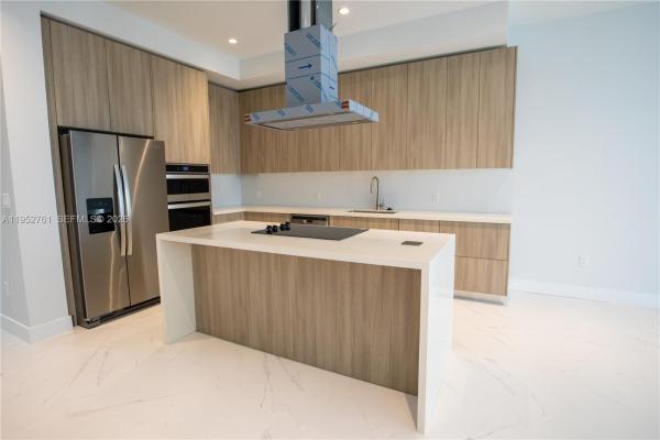 Perry Frow, 3374 Day Ave ##B, Miami, Florida 33133, image 3