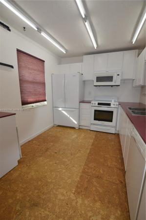 Meadowbrook Lakes, 425 SE 11th Ter #402, Dania Beach, Florida 33004, image 1