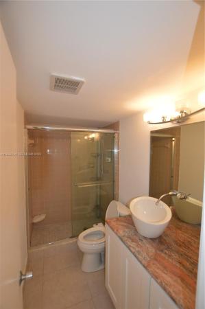 Meadowbrook Lakes, 425 SE 11th Ter #402, Dania Beach, Florida 33004, image 2