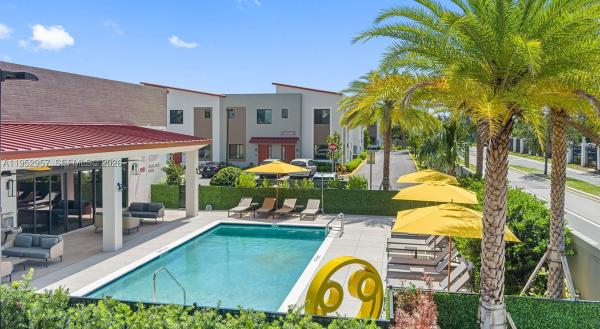 ID Oakland Park, 1001 NE 58th St, Oakland Park, Florida 33334, image 3