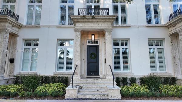 Almeria Row, 641 Almeria Ave, Coral Gables, Florida 33134, image 2