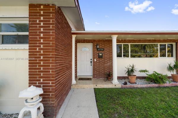 Palm Springs, 5770 NW 111th St, Hialeah, Florida 33012, image 2