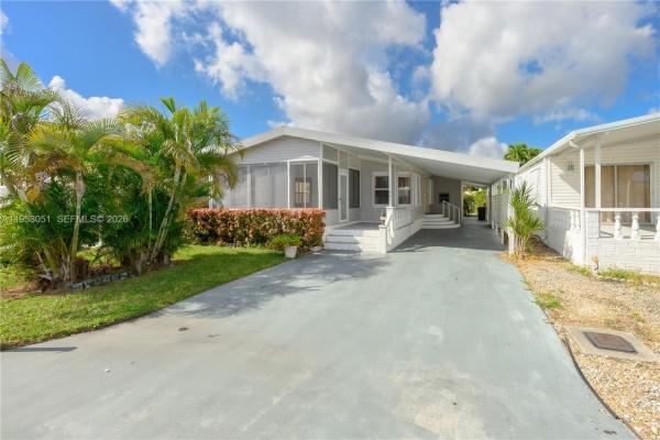 Ravenswood Estates Marinas, 5611 SW 32nd Ter, Dania Beach, Florida 33312, image 2