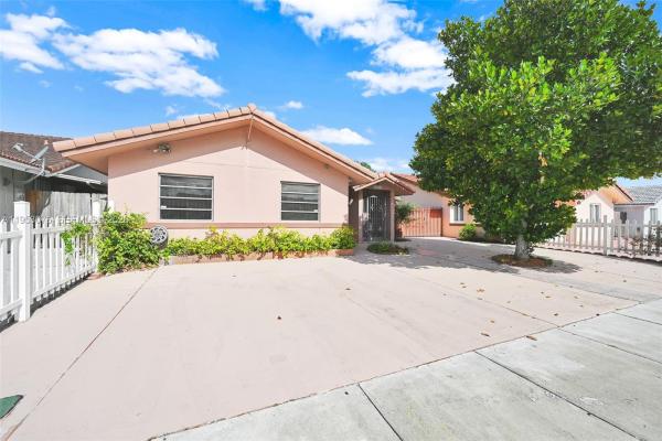 14837 SW 60th St, Unincorporated Dade County, Florida 33193, image 1