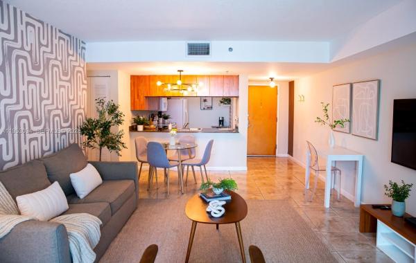 The Club At Brickell Bay, 1200 Brickell Bay Dr #3215, Miami, Florida 33131, image 1