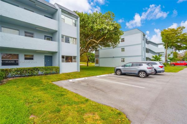 Sands Point, 8411 Lagos De Campo Blvd #110U, Tamarac, Florida 33321, image 2