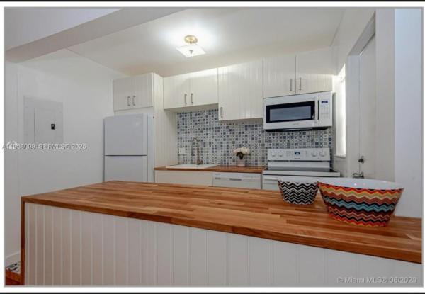Jefferson Court, 915 SE 8th St #106, Miami Beach, Florida 33139, image 3