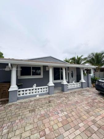 Bonnie Loch, 221 NW 40th St, Deerfield Beach, Florida 33064, image 1