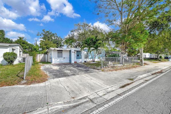 Palm Lane Villa, 6629 Sheridan St, Hollywood, Florida 33024, image 1