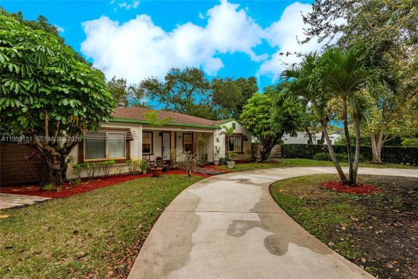 Green Oaks, 1491 NE 132nd Rd, North Miami, Florida 33161, image 3