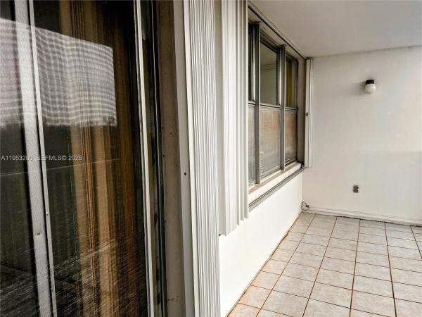 Wilshire, 1300 NE Miami Gardens Dr #1001E, Ojus, Florida 33179, image 2