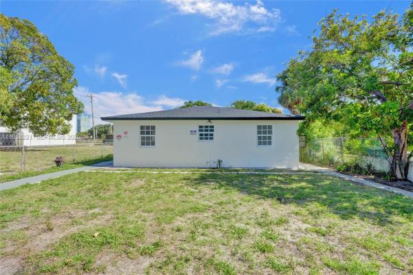 Freshwater Avenue, 812 13th St, West Palm Beach, Florida 33401, image 1