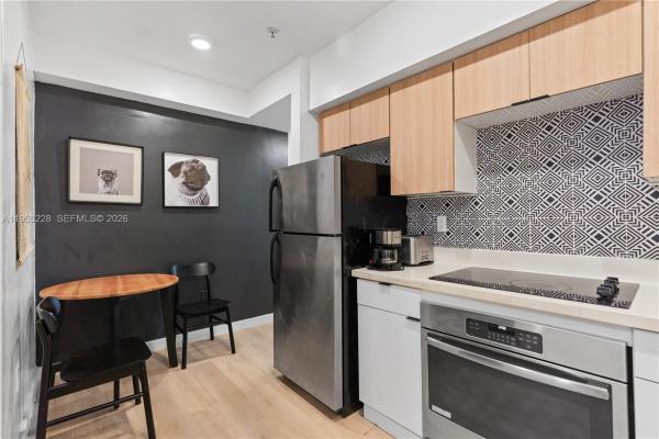 Deco, 810 7th St #102, Miami Beach, Florida 33139, image 1