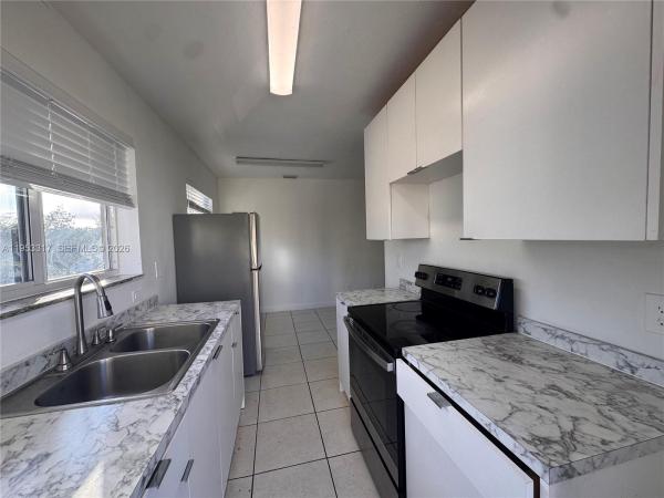 Daniels Bay Breeze, 1595 NE 125th St, North Miami, Florida 33161, image 2